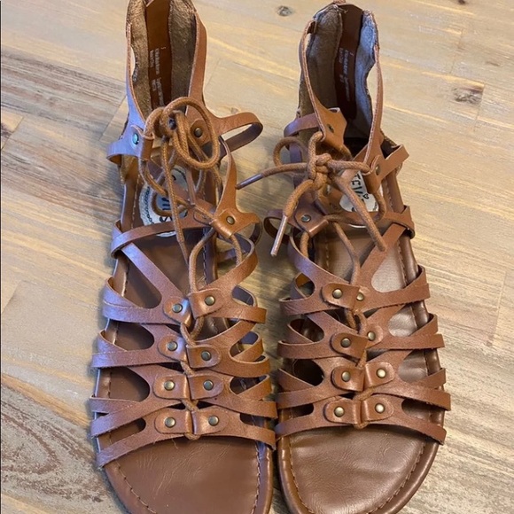 Brown, Lace up, Sandals. Size 5 (fits like 6) - Picture 2 of 5